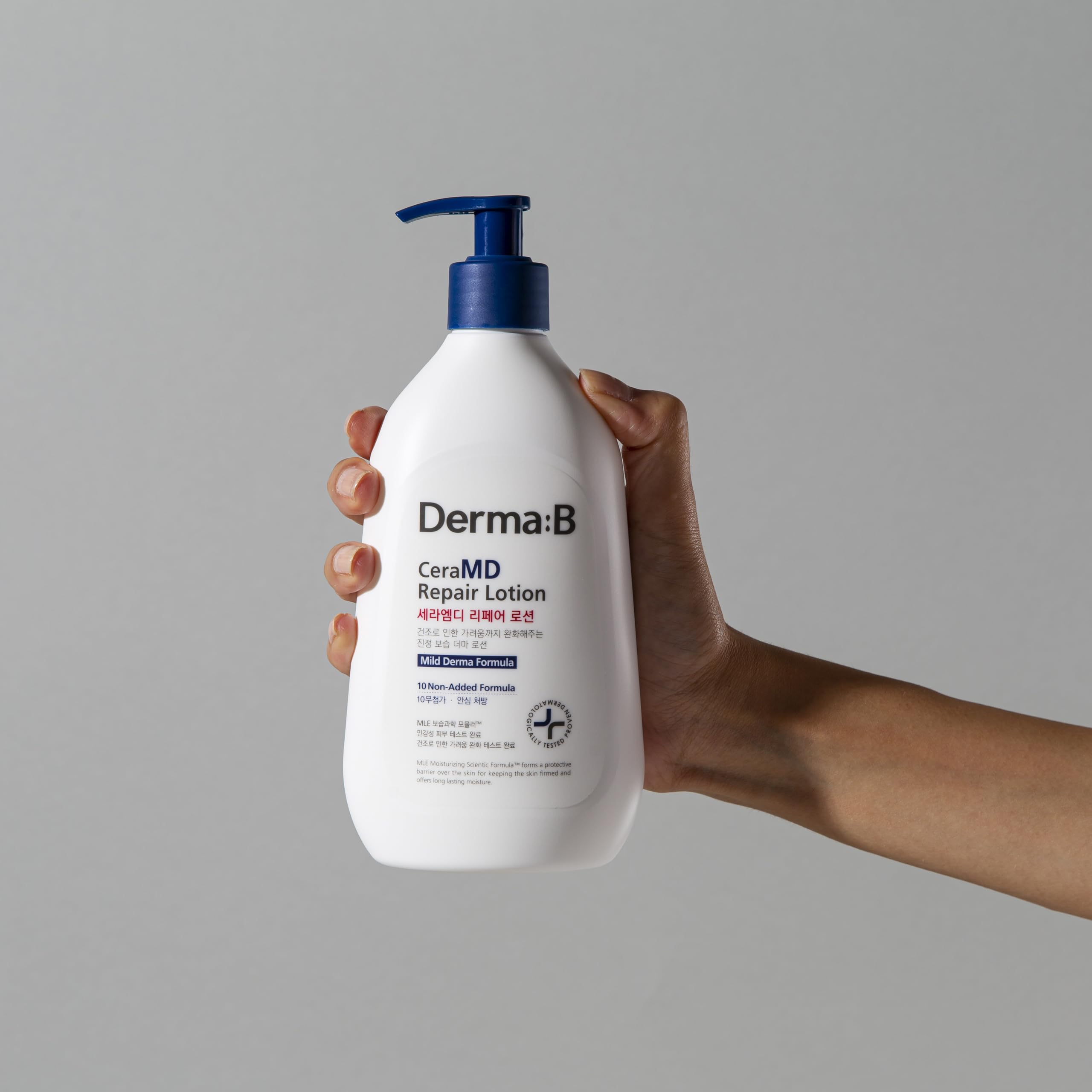 Sans parfum, routine hydratante quotidienne sans irritations.