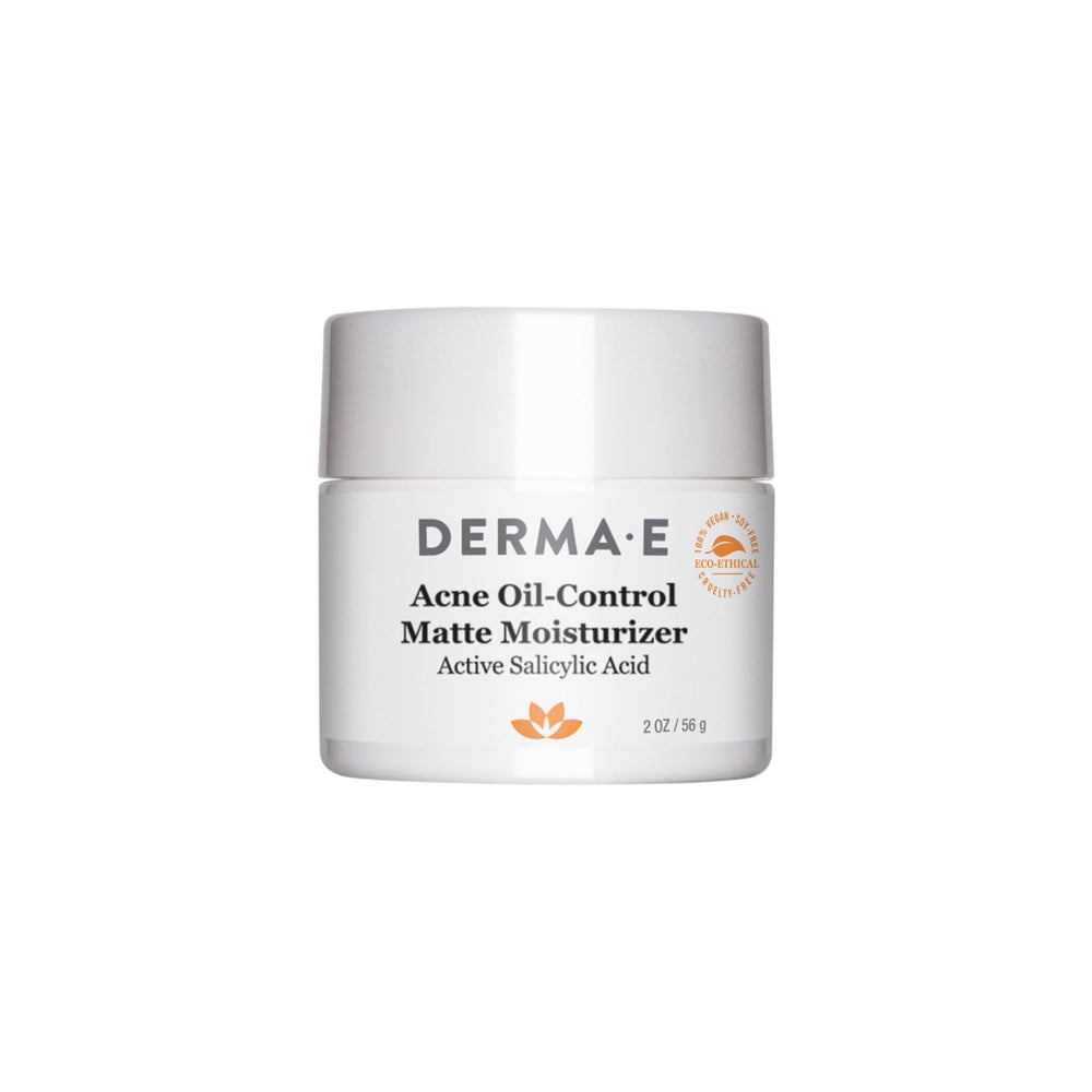 DERMA E Acne Oil-Control: bouteille du soin prête à un fini mat.