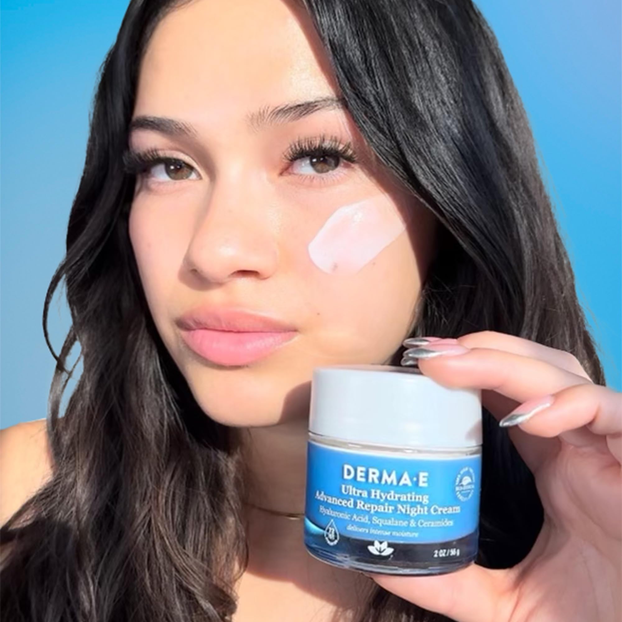 Application Nuit visage et cou, massage simple et absorption rapide.