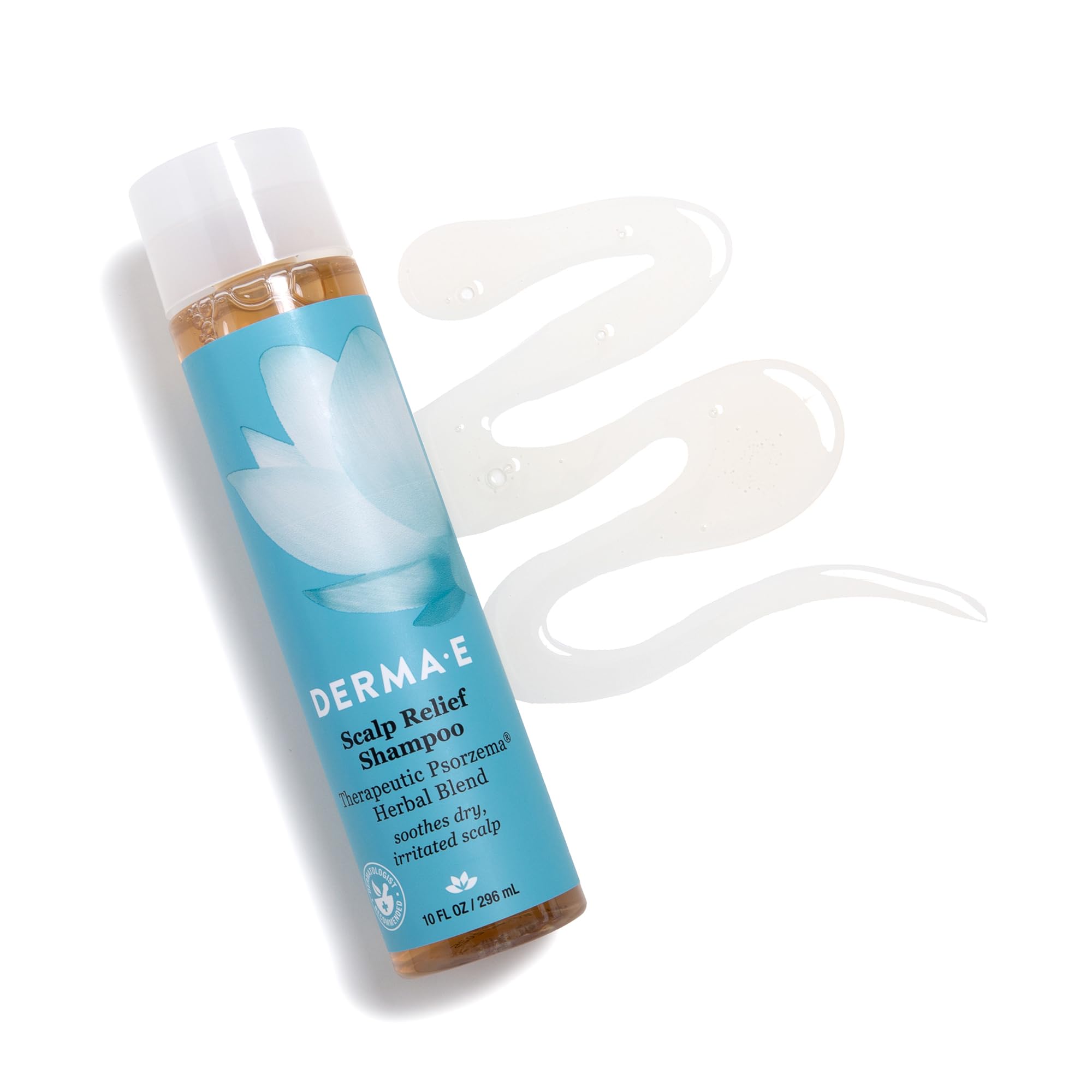Application du shampoing Derma E, massage capillaire