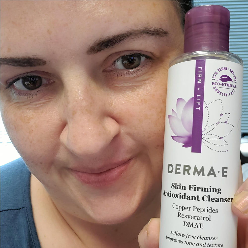 Derma E sans-sulfates: nettoyant doux respectant l épiderme.