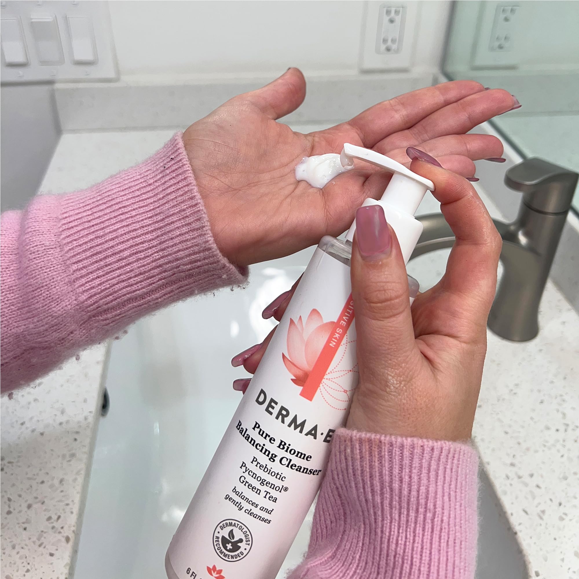 Derma E Pure Biome Balancing Cleanser: formule végan et non testée sur les animaux.