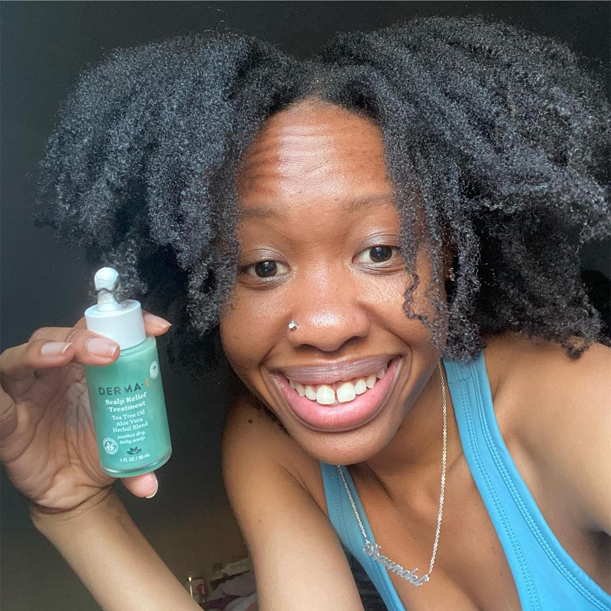 DERMA E Utilisation quotidienne après shampoing.