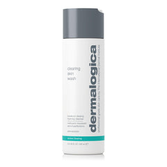 Dermalogica Clearing Skin Wash – flacon et mousse purifiante pour pores propres.