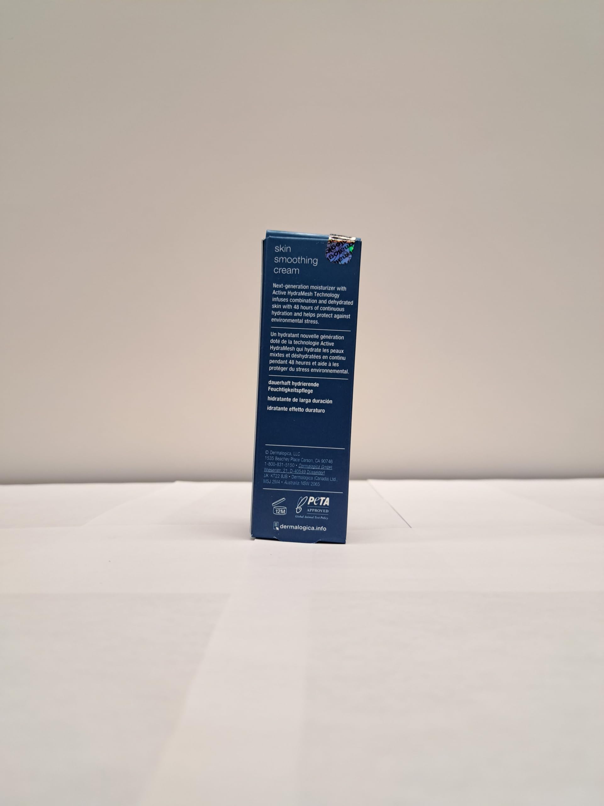 Usage quotidien de la Crème lissante Dermalogica pour une peau plus douce.