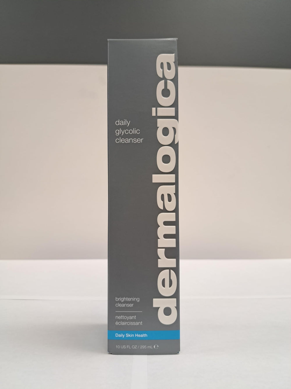 Jojoba huile dans Dermalogica Daily Glycolic Cleanser préserve hydratation