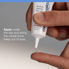 Dermalogica Gel Oeil Peptide Réveil, regard renouvelé après application.