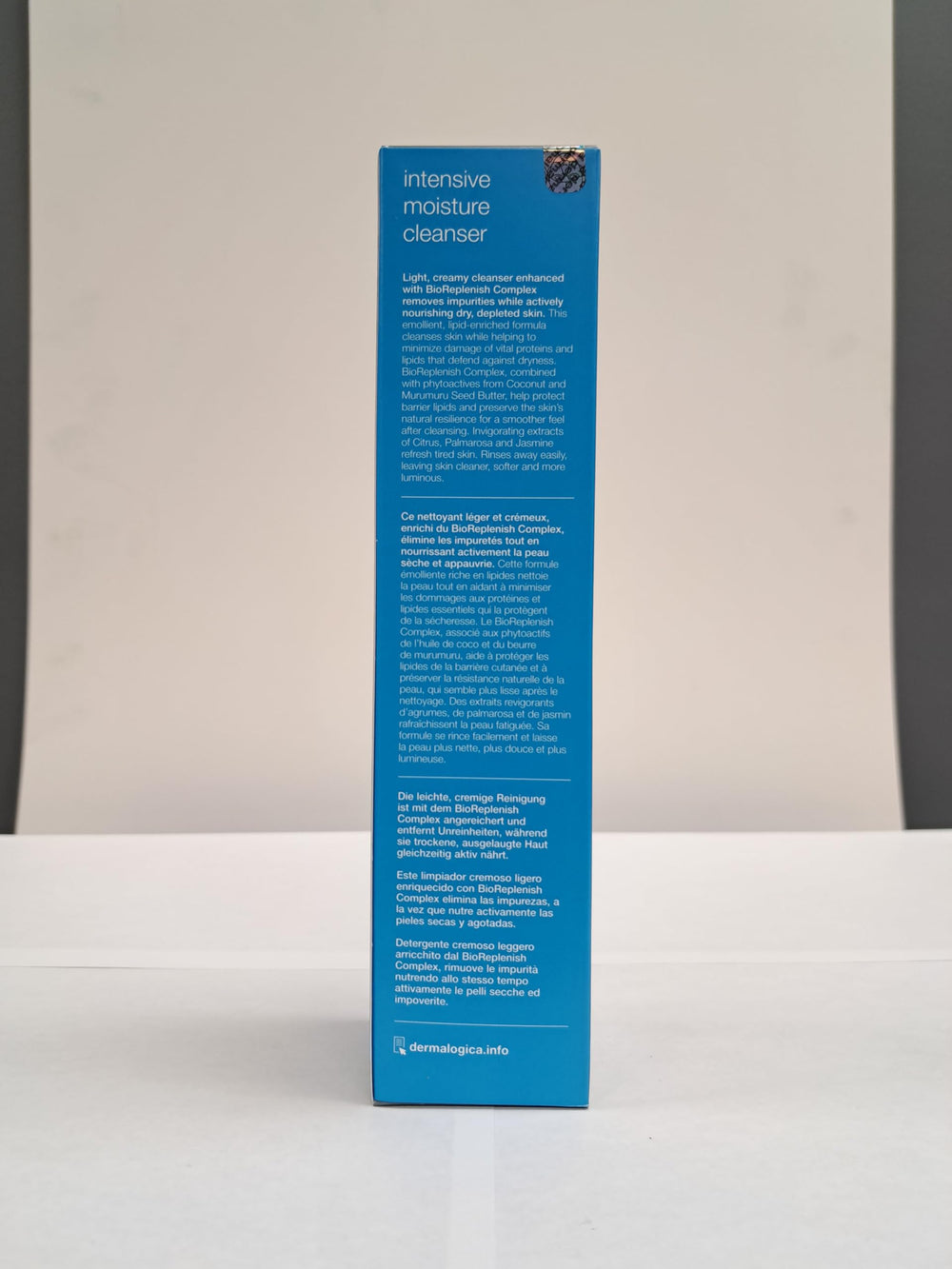 Dermalogica Intensive Moisture Cleanser - emballage élégant pour la salle de bain.