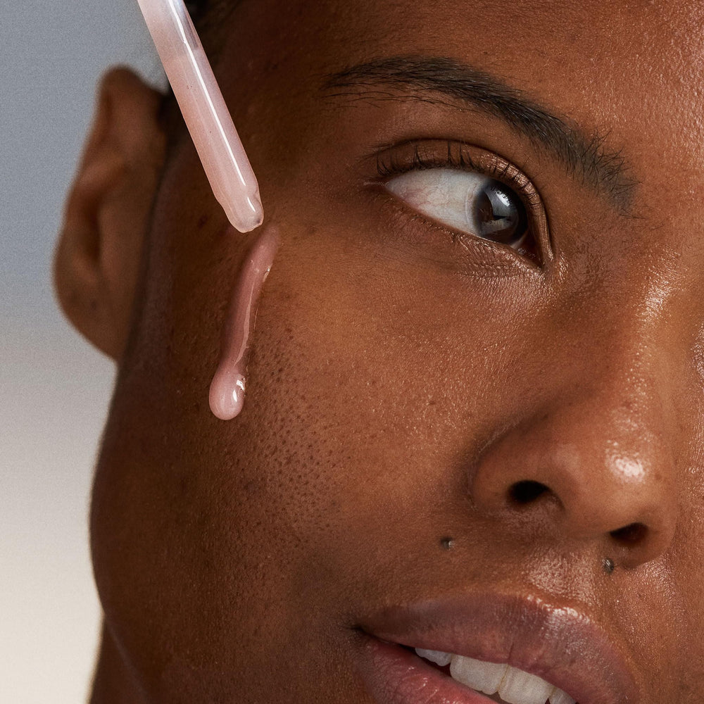 Dermalogica Liquid Peelfoliant : gros plan sur pores propres et peau clarifiée