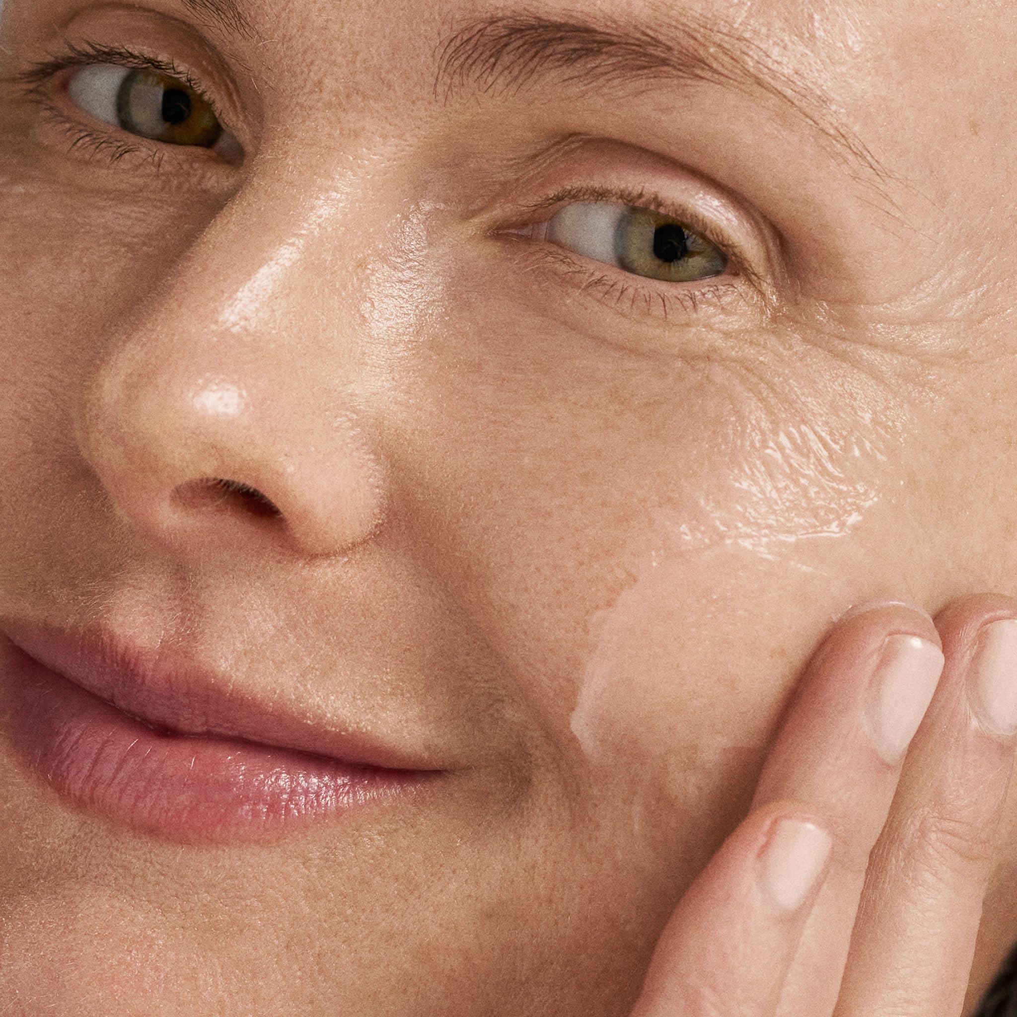 Dermalogica Ultracalming Cleanser sans résidu irritant, peau propre et confortable.