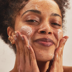 Dermatica Gel Nettoyant Glycérine Équilibrant, nettoyage des pores et contrôle du sébum en douceur.