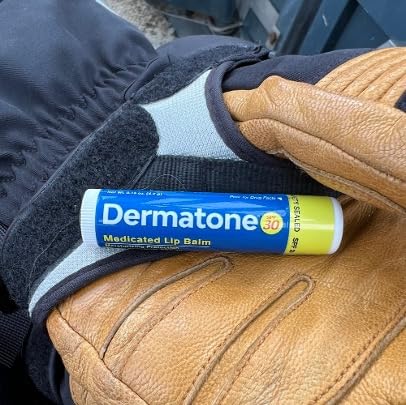 Vitamine E dans Dermatone: protection antioxydante.