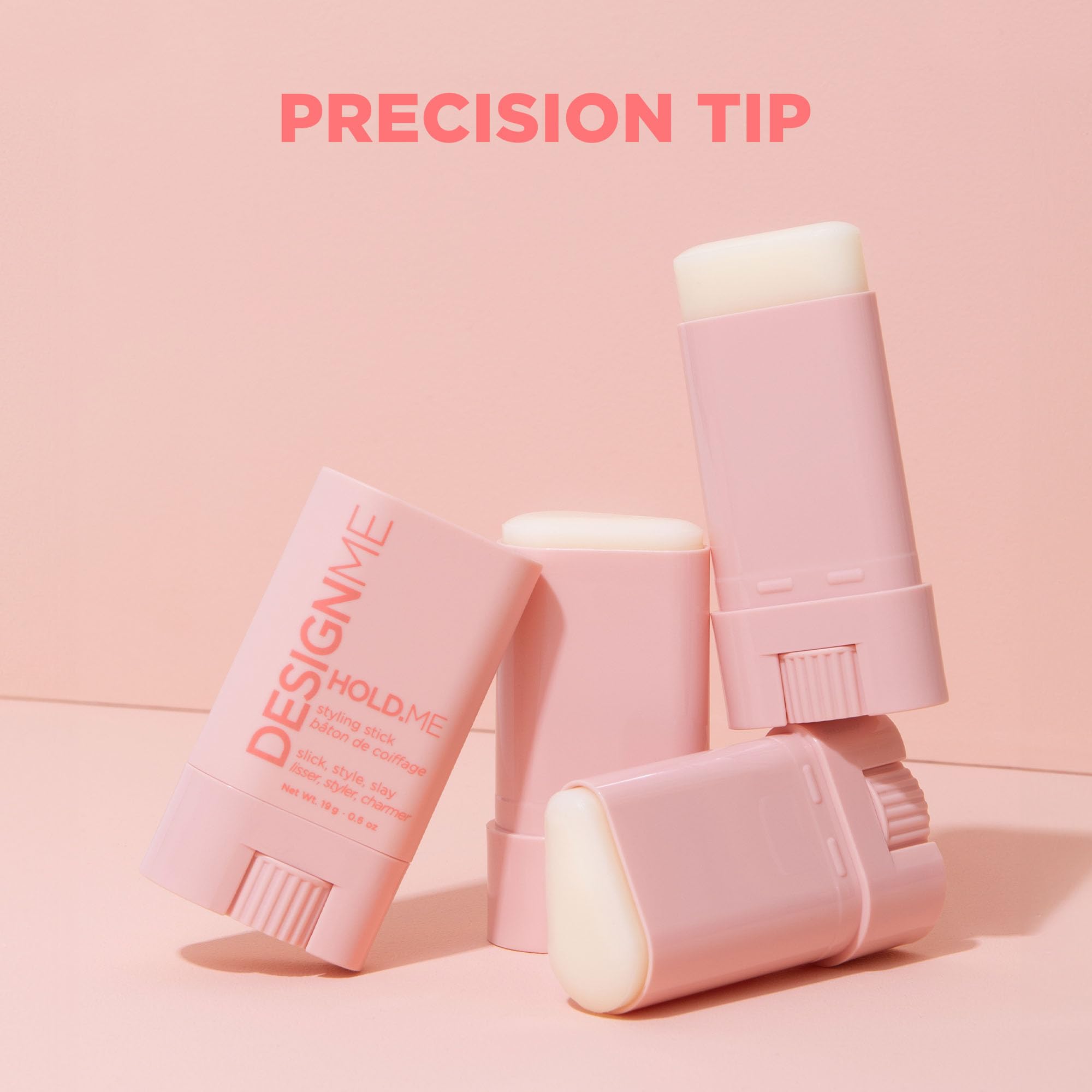 Design.Me HOLD.ME facilite le lissage et le contrôle du volume pour des looks polis.