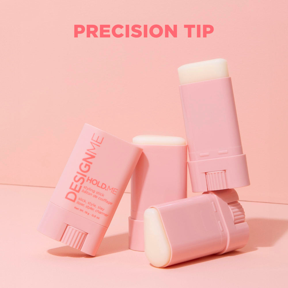 Design.Me HOLD.ME facilite le lissage et le contrôle du volume pour des looks polis.