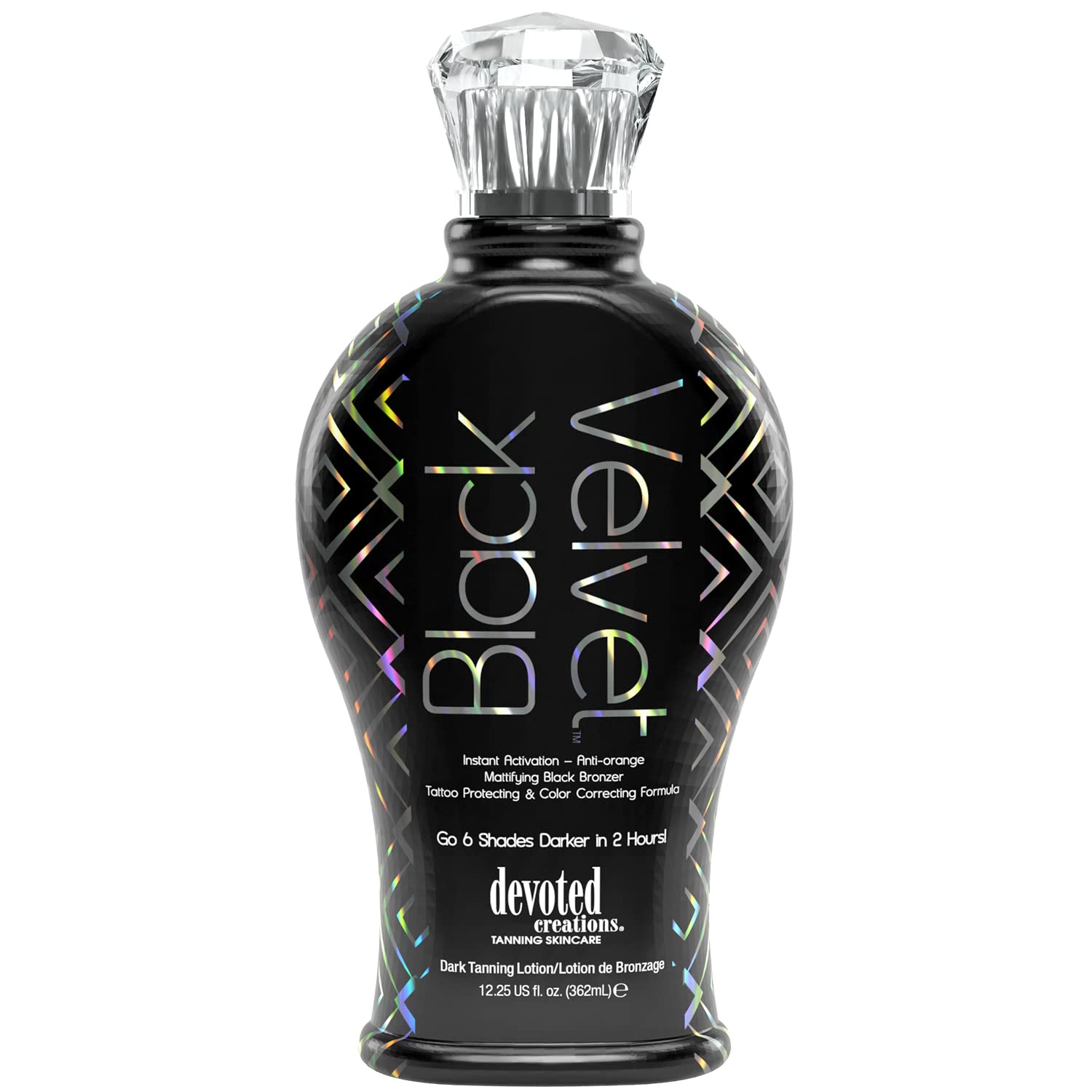 Devoted Creations Velvet Noir, bouteille de bronzant noir, couleur naturelle potentielle et fini mat.