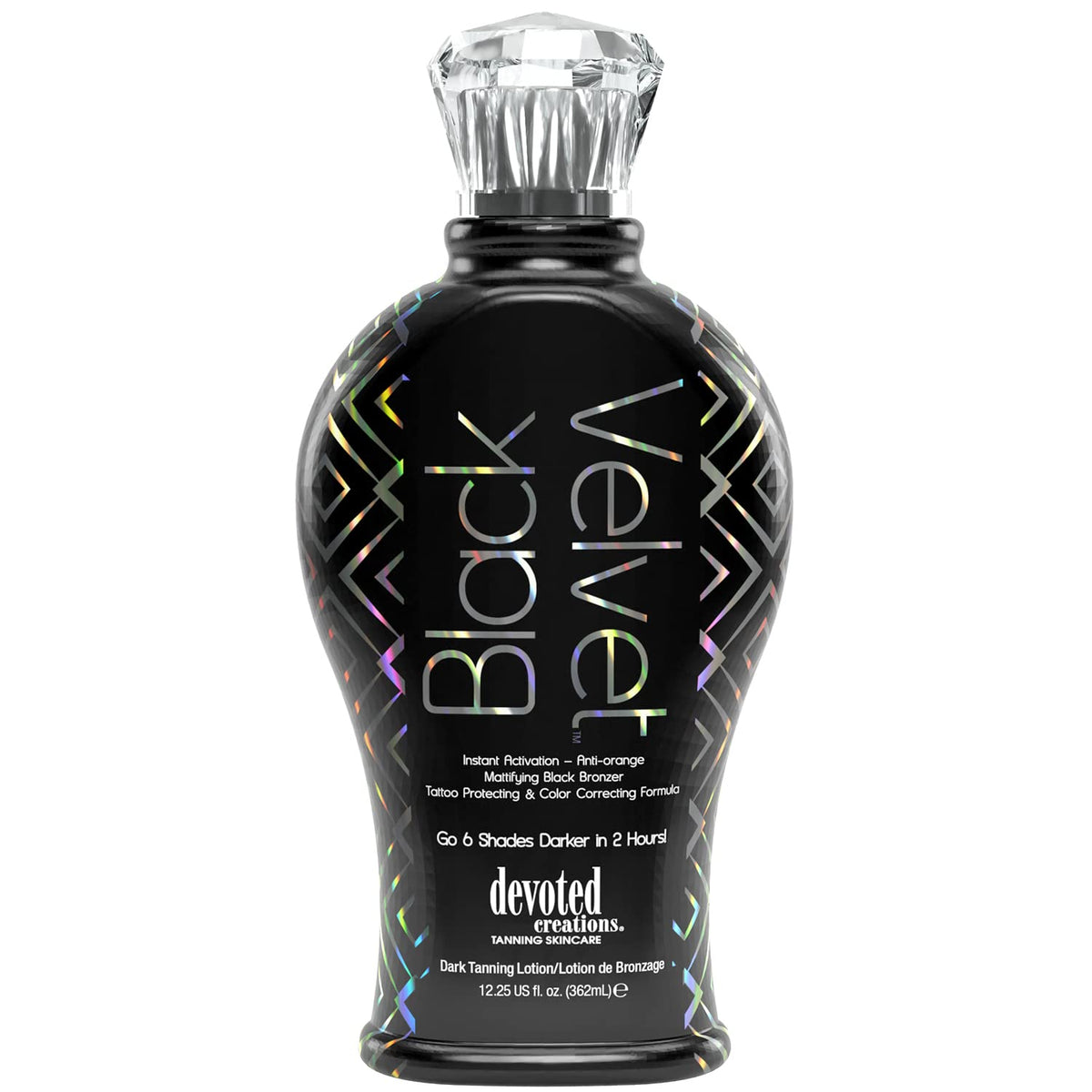 Devoted Creations Velvet Noir, bouteille de bronzant noir, couleur naturelle potentielle et fini mat.