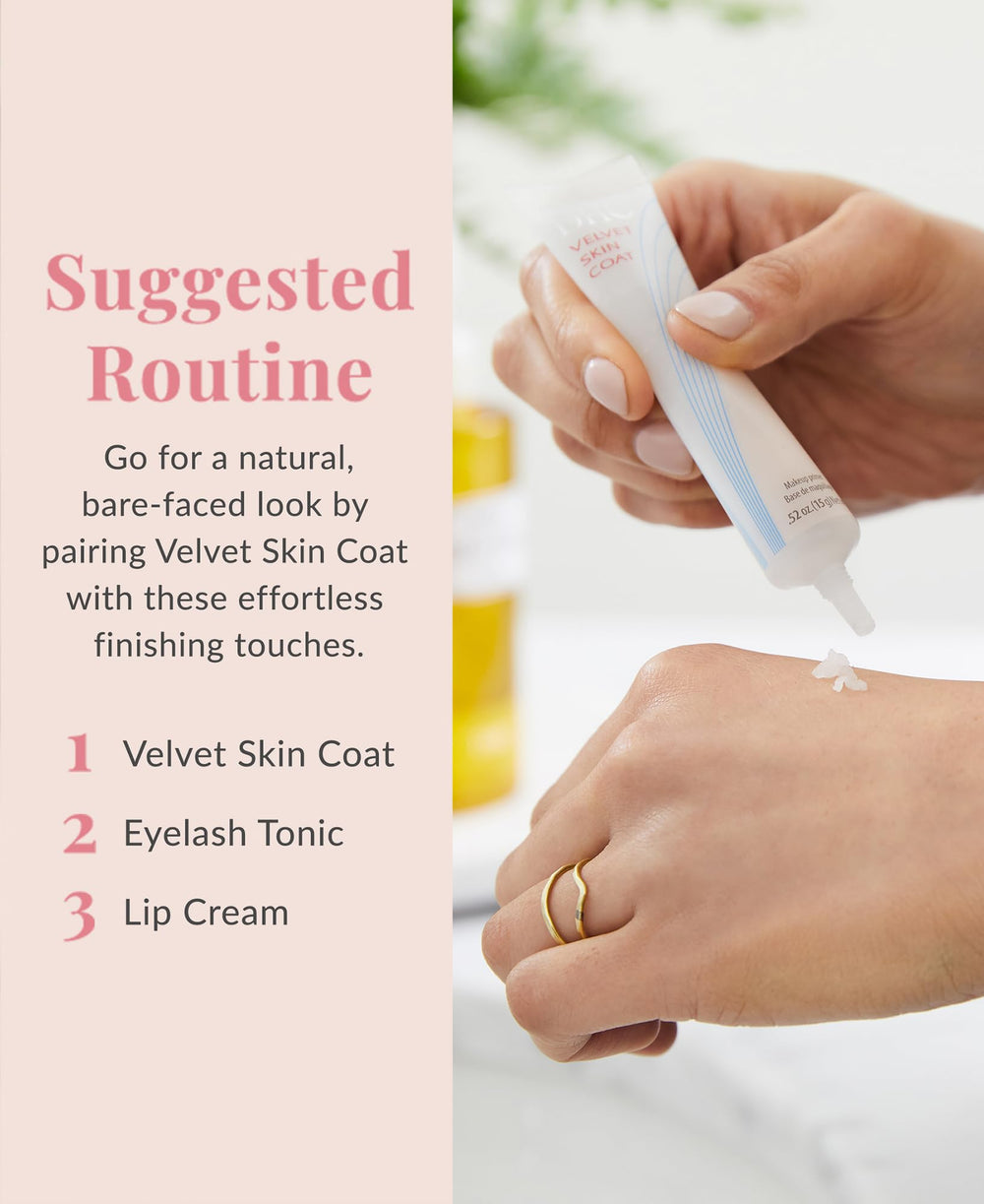 DHC Velvet Skin Coat — format voyage pratique et compact.