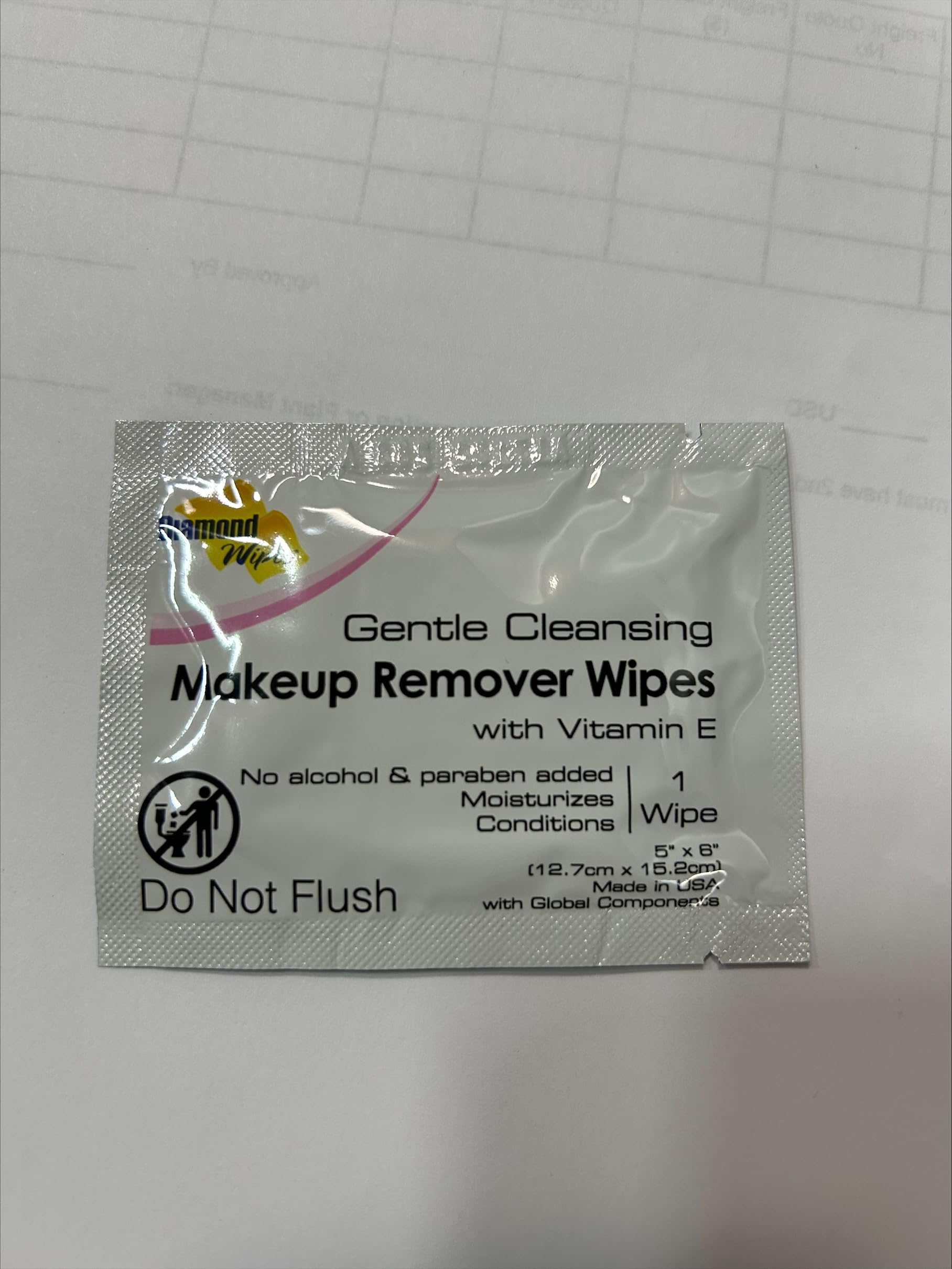 Diamond Wipes suitable for sensitive skin with light, soothing formula.