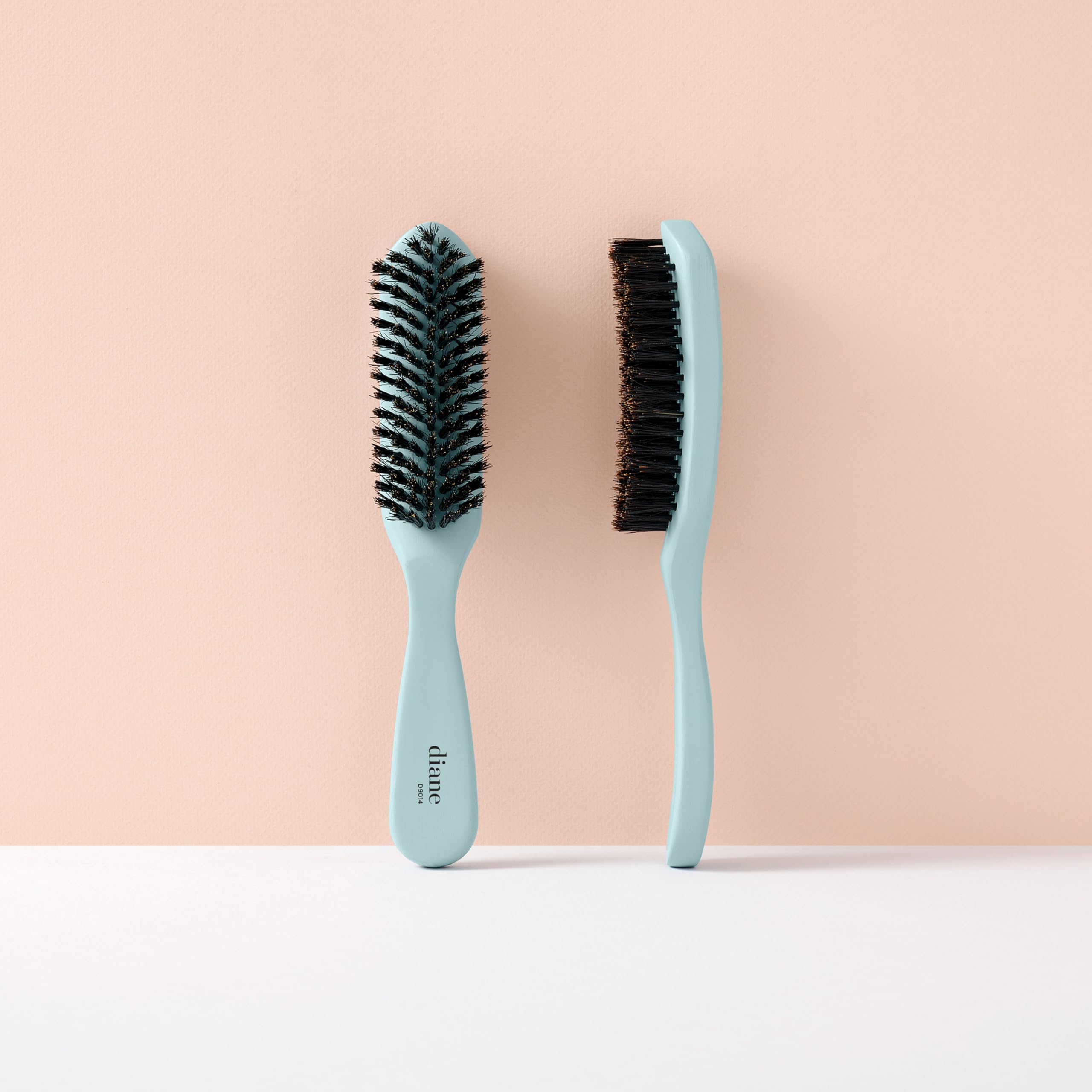 Brosse Diane anti-frizz pour un brushing doux au quotidien.