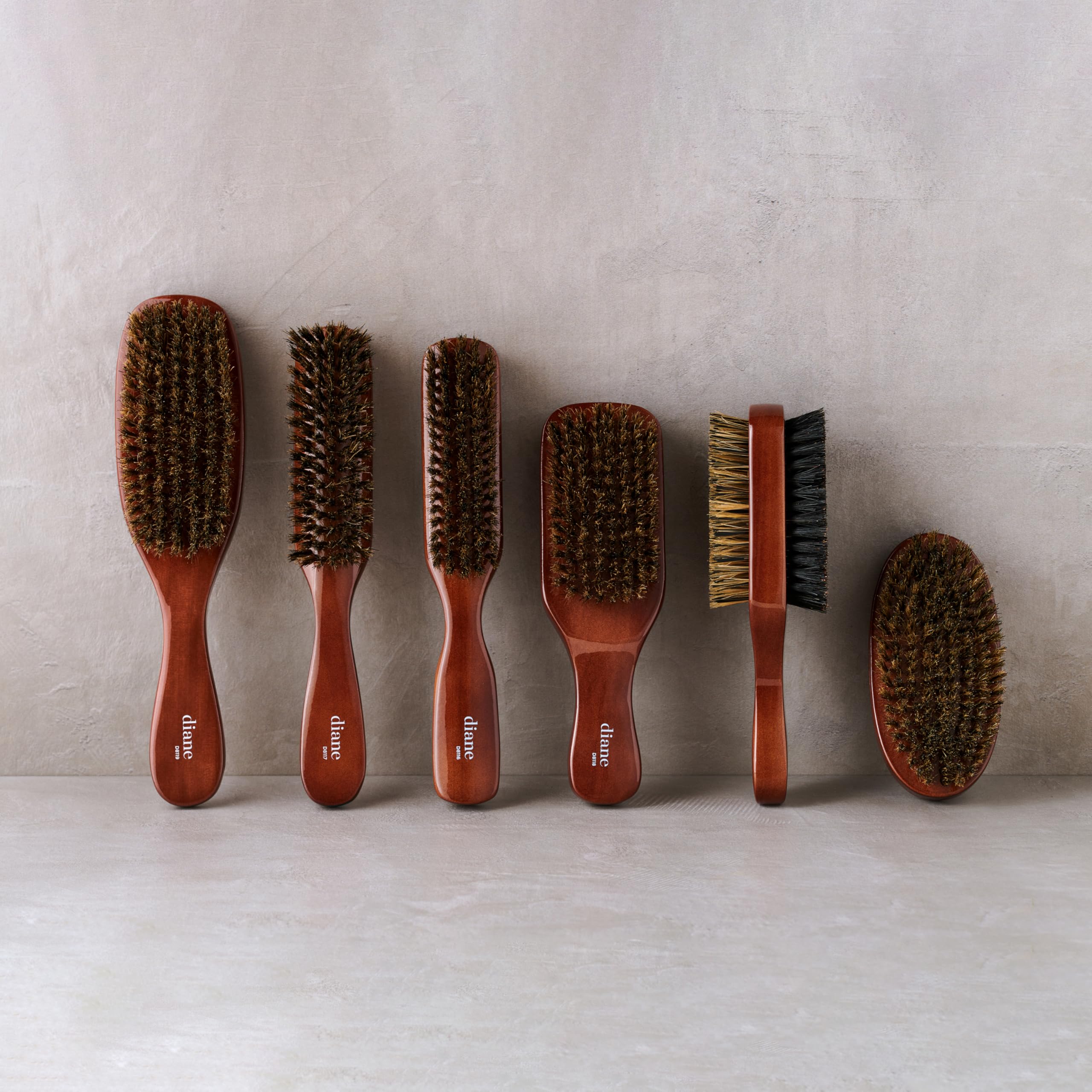 Soin des barbes et moustaches avec Diane pour une apparence polie.