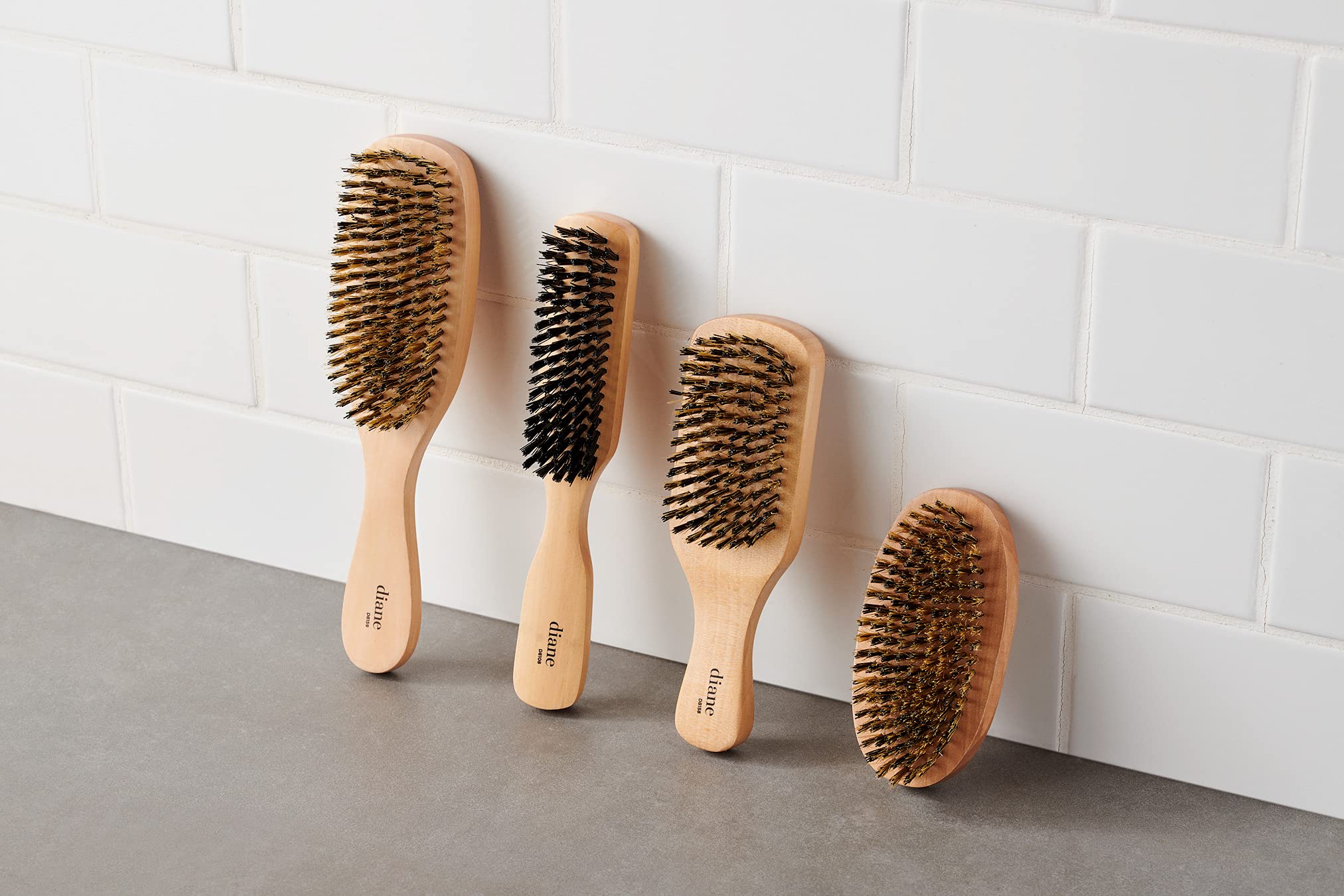 Brosse Diane avec technologie d’implantation avancée réduisant la perte de poils.