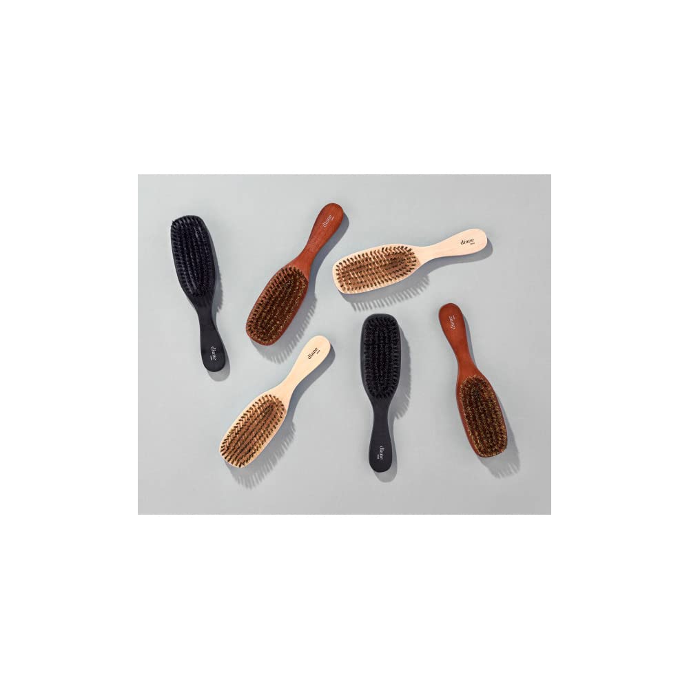 Brosse Diane pour barbe et moustache, finition lisse et contrôlée.