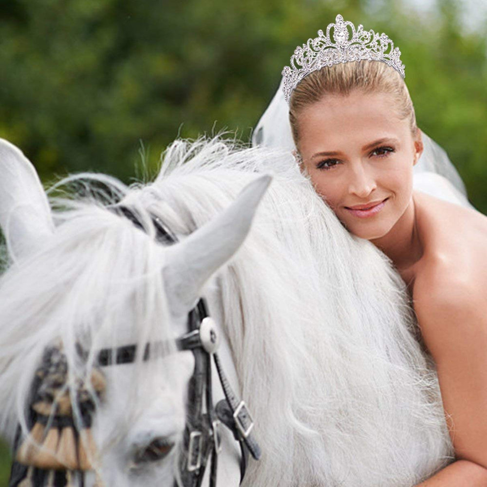 Couronne élégante pour robe de soirée et occasion spéciale.
