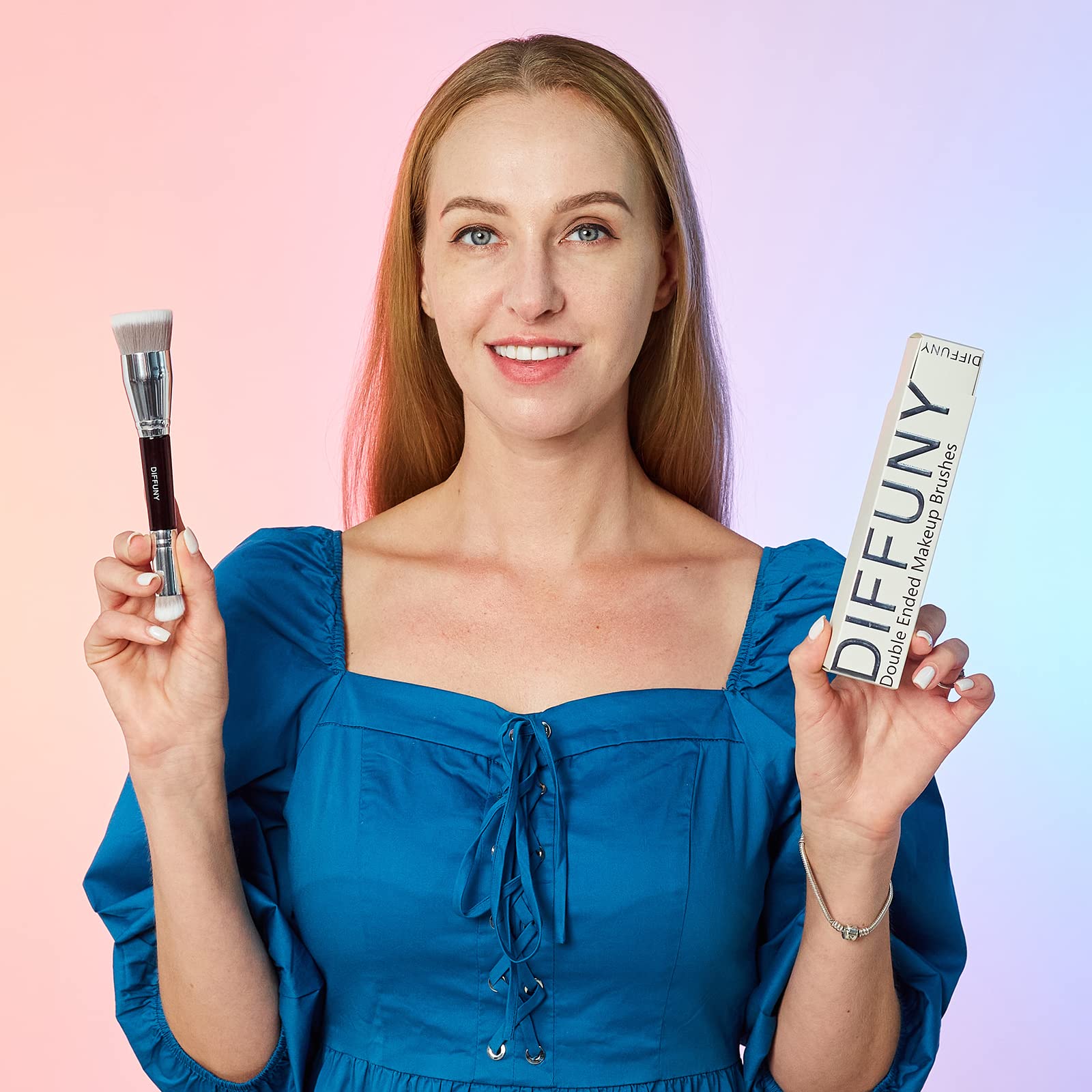 Maquillage en déplacement avec le pinceau DIFFUNY, pratique et portable.