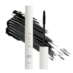 DIME Beauty Volume Mascara avec brosse effilée pour une séparation nette des cils.
