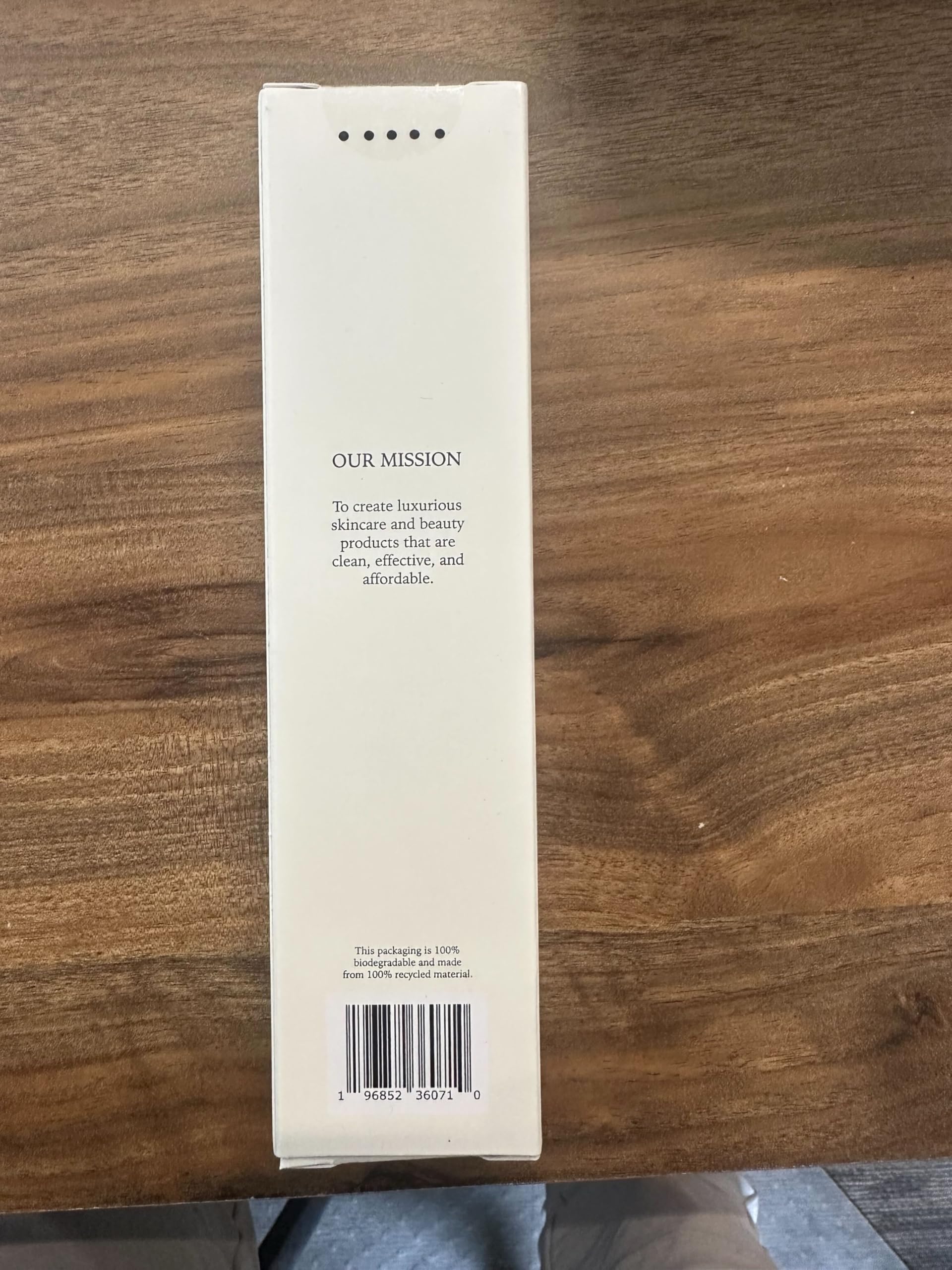 DIME Glaze application quotidienne pour une peau lumineuse.