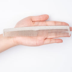 DincherBel peigne dents larges, parfait pour cheveux épais et raides.