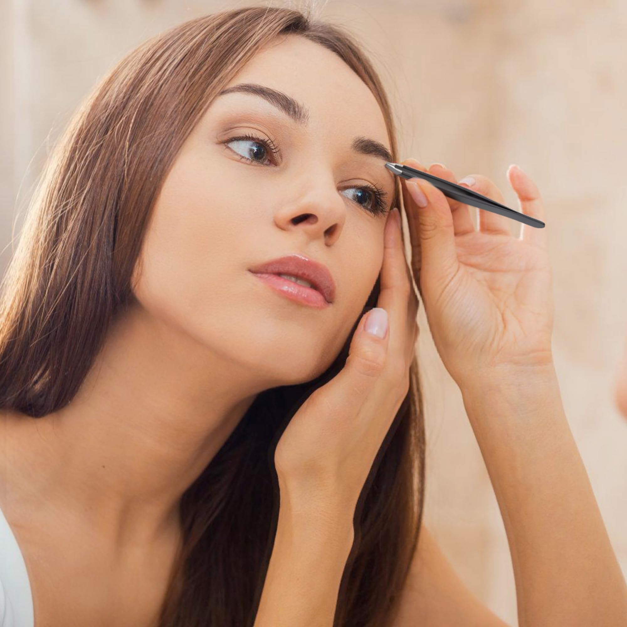 Pinces à bout incliné Diodiva pour modeler les sourcils avec précision