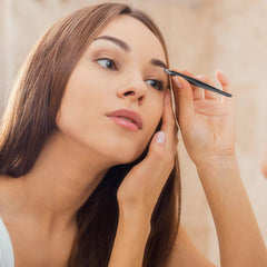 Pinces à bout incliné Diodiva pour modeler les sourcils avec précision