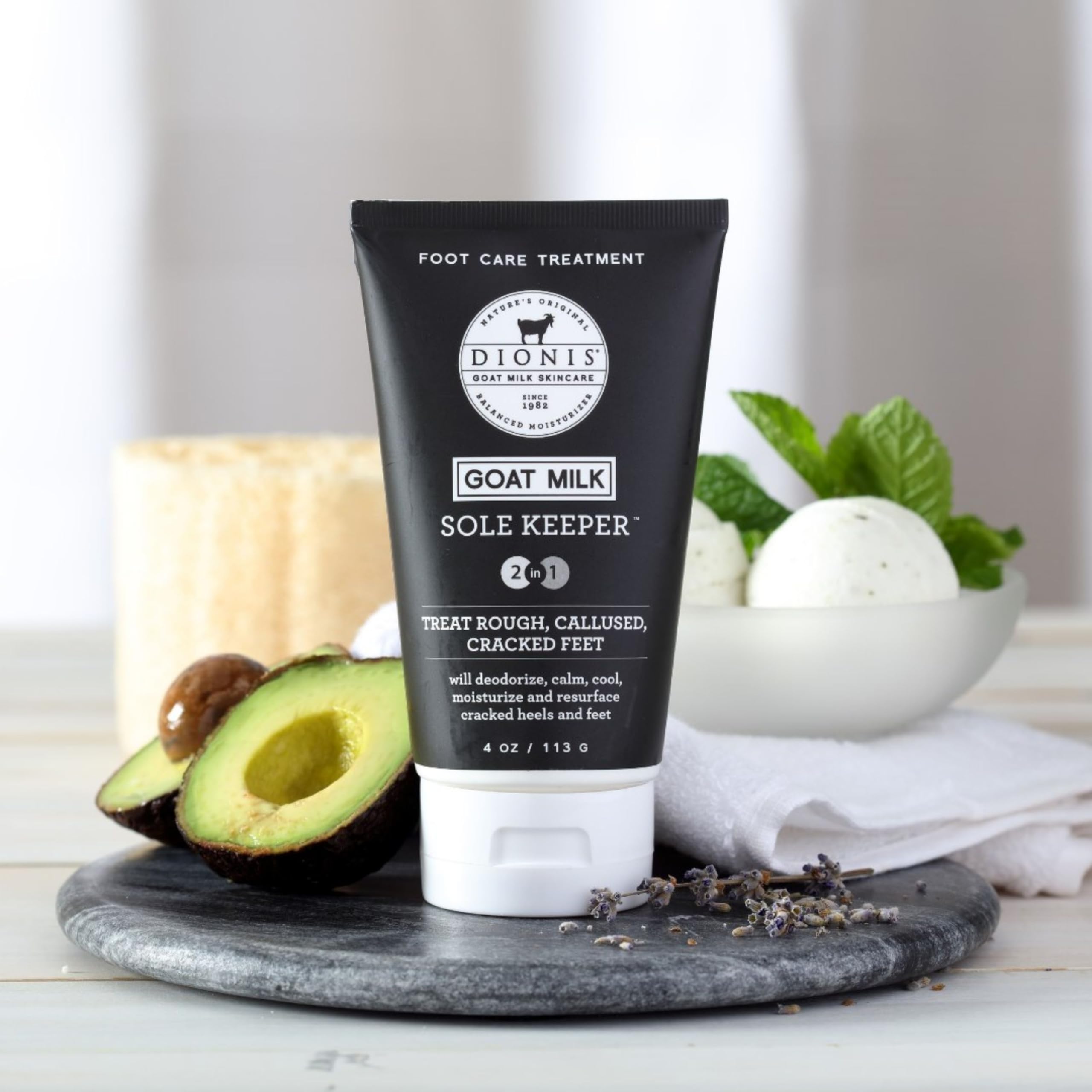 Dionis – ingrédients lait chèvre, avocat et karité pour pieds nourris.