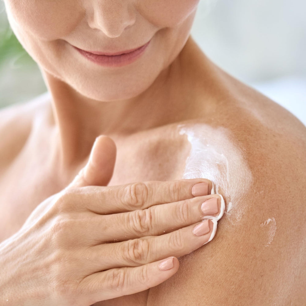 Peau douce après application du lait à base de lait de chèvre et verveine.