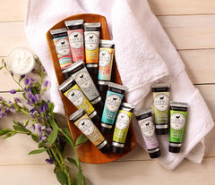 Dionis Crème Mains Verveine, texture non-grasse et absorption rapide.