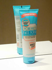 Dirty Works Pore gommage visage — emballage compact, pratique pour le voyage.