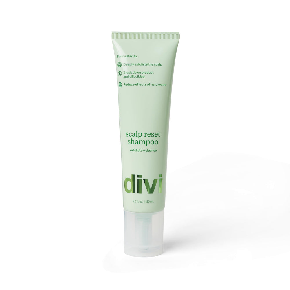 Divi shampoing clarifiant, bouteille visible, purifie profondément le cuir chevelu.