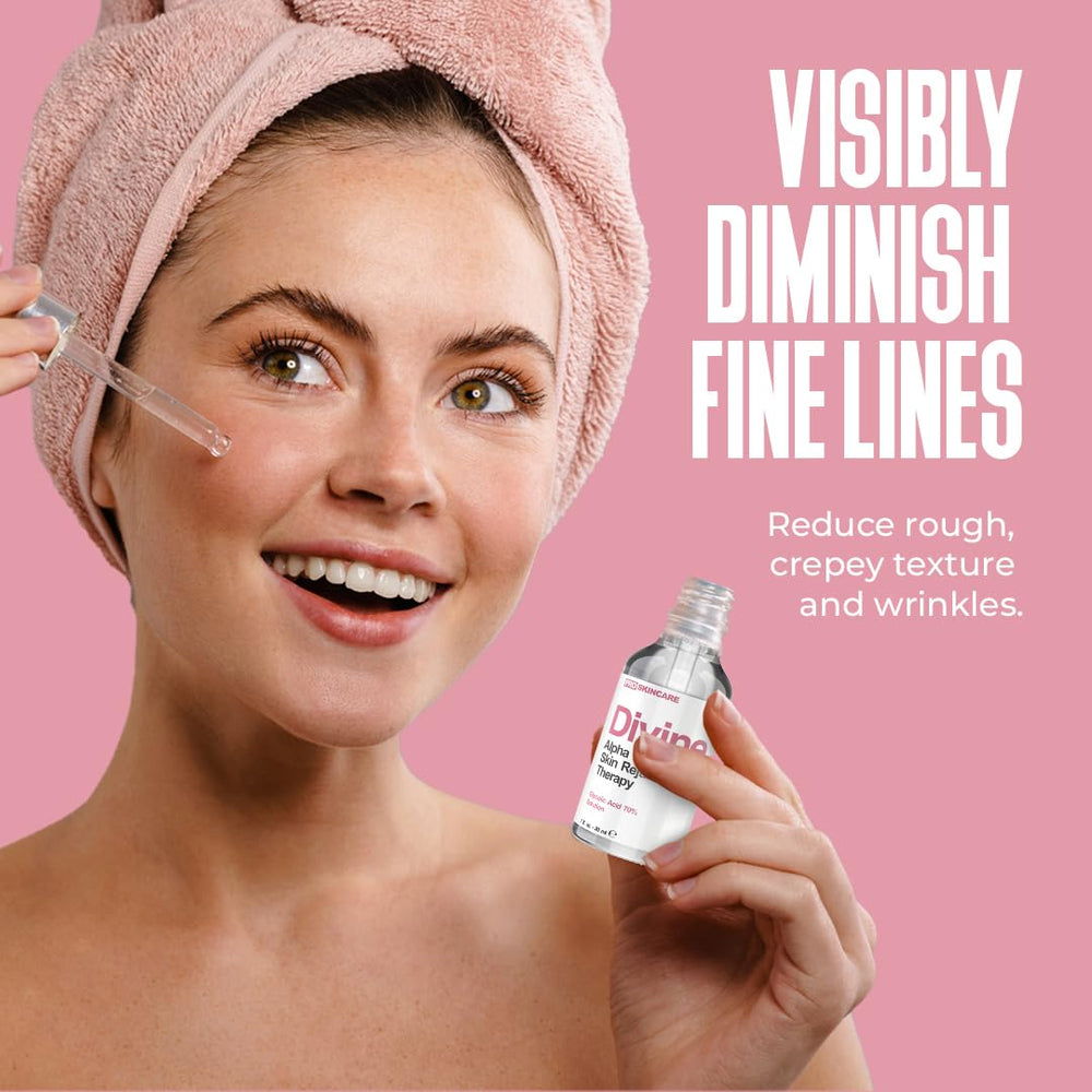 Divine Derriere Glycolic Peel – Application du sérum, peau prête pour le soin.