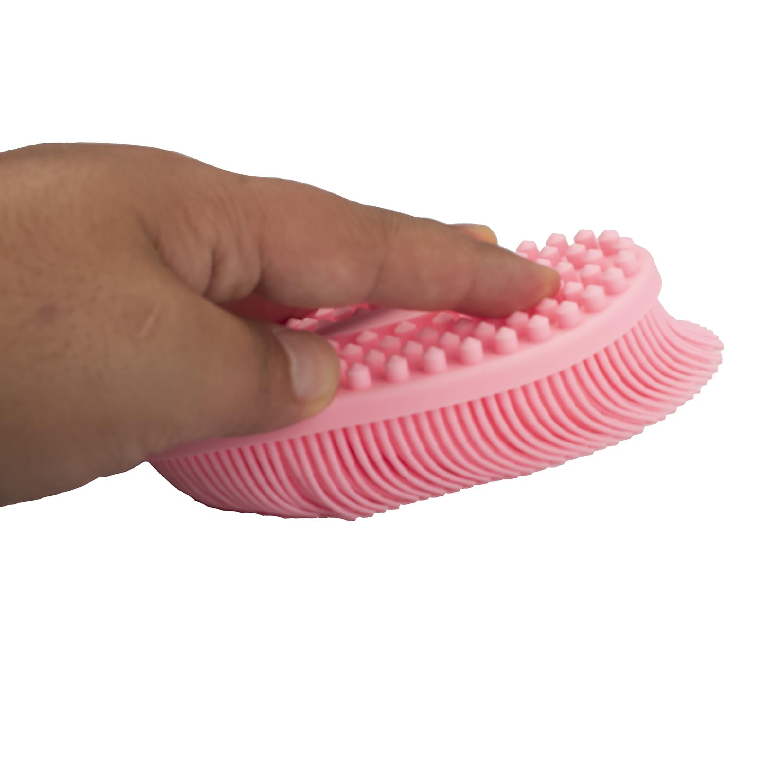 Brosse silicone DNC hygiénique, limite les bactéries et facilite le nettoyage.