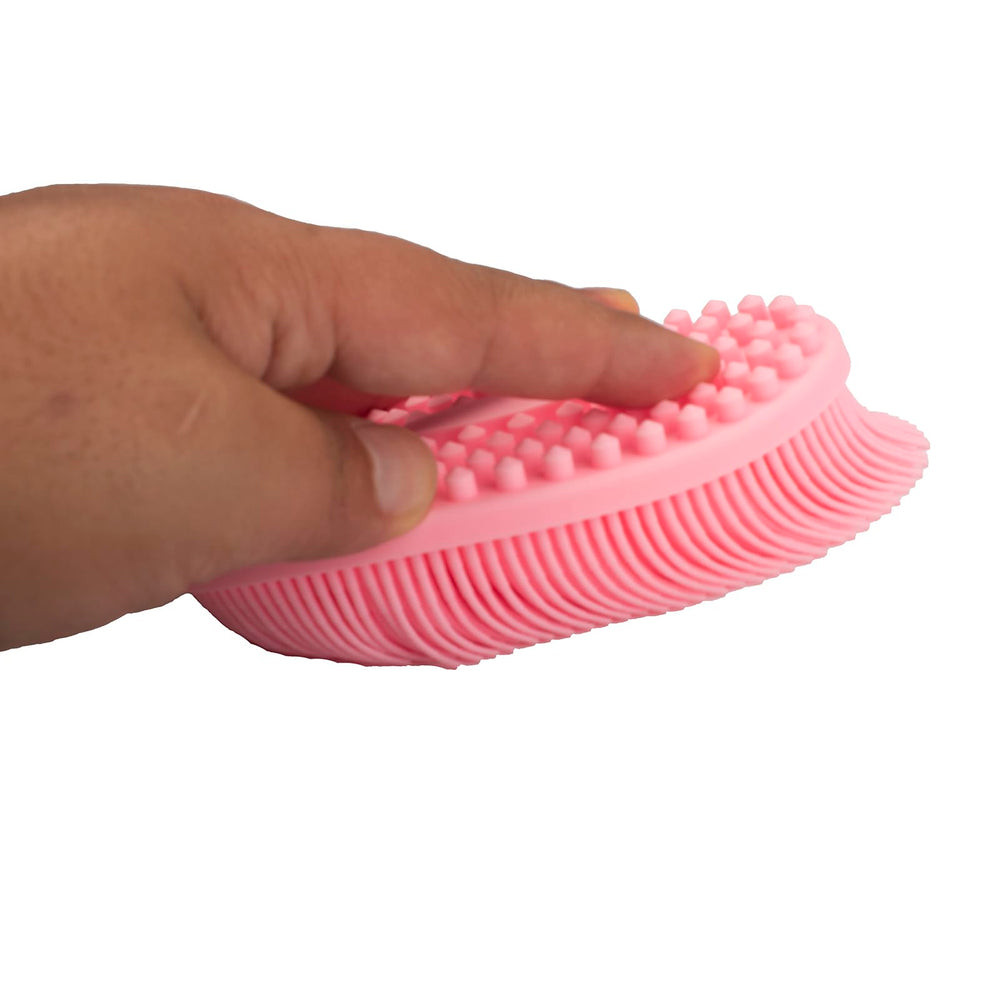 Brosse silicone DNC hygiénique, limite les bactéries et facilite le nettoyage.