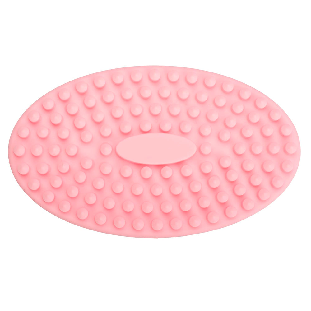 Nettoyage des pores et impuretés avec la brosse DNC.