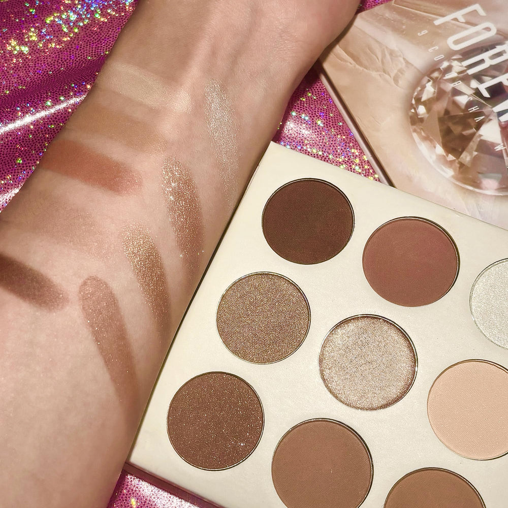 Palette docolor mauve et chocolat pour rendu doux.