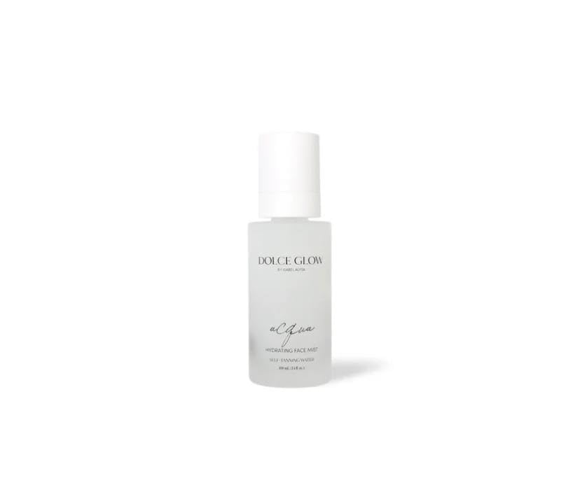Dolce Glow brume visage hydratante format voyage, peau rafraîchie et prête pour la journée.