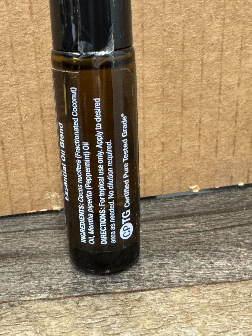 doTERRA Menthe Poivrée Touch, étui et emballage 10 mL faciles à emporter.