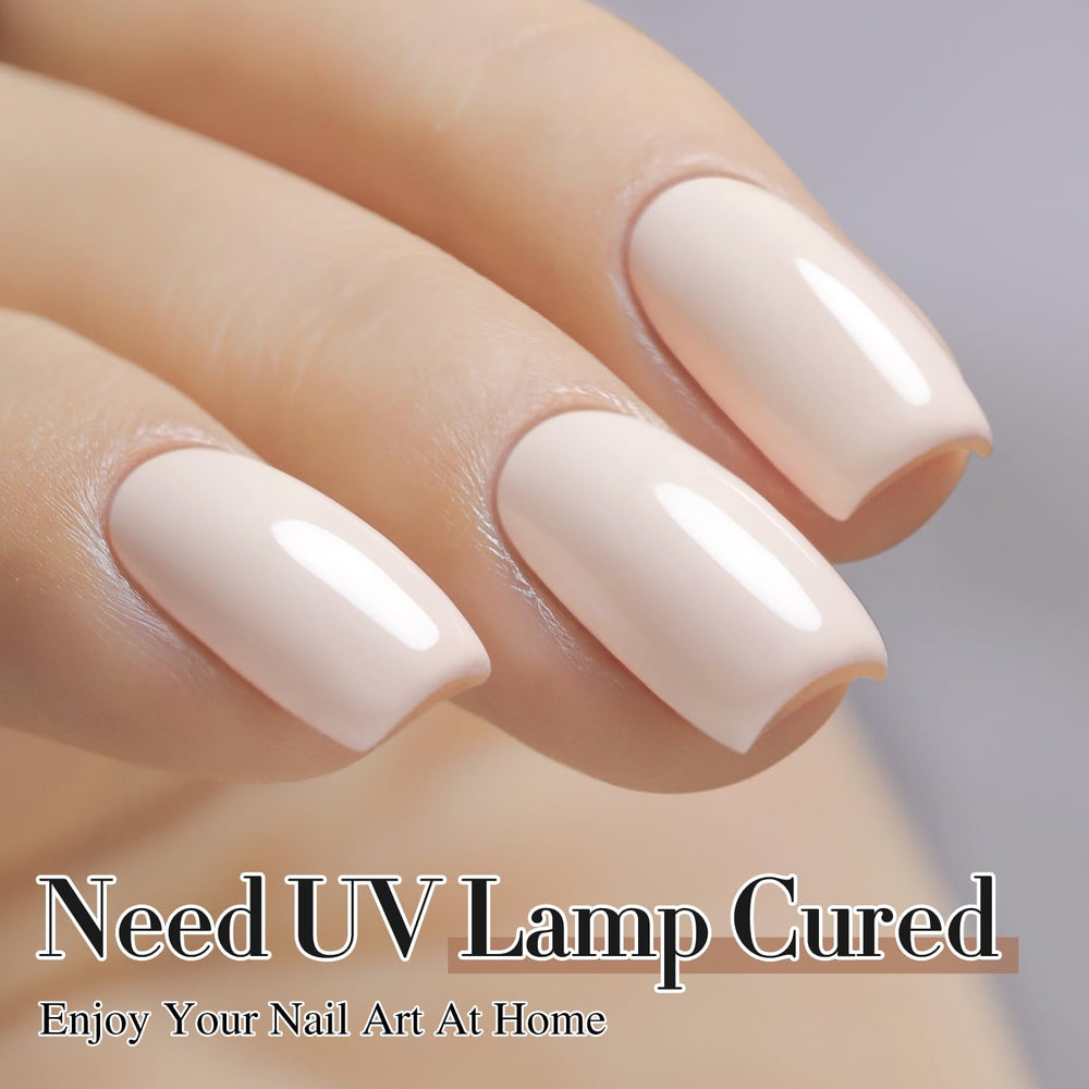 Vernis gel prêt à l’emploi sur les ongles, résultat uniforme et élégant.