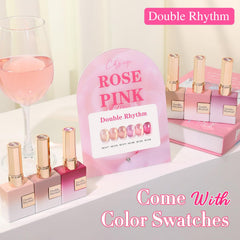 Double Rhythm vernis gel rose nude avec effet holographique magnétique pour un look scintillant.