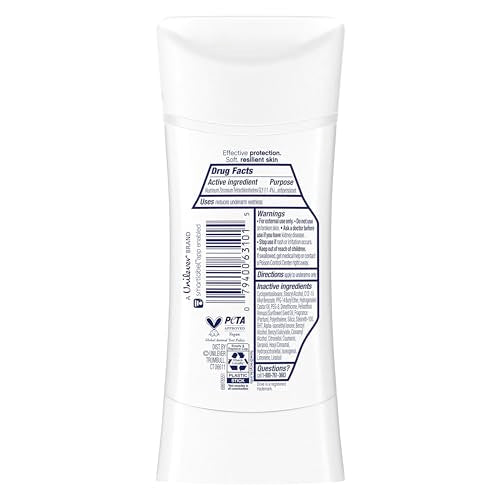 Application du Dove Advanced Care sur l’aisselle pour une fraîcheur durable.
