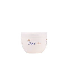 Dove Silky Nourishment, crème corporelle dans sa bouteille, pour une peau douce et radieuse