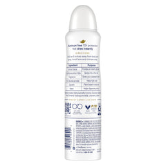 Application du spray sans aluminium sur l'aisselle pour une propreté durable.